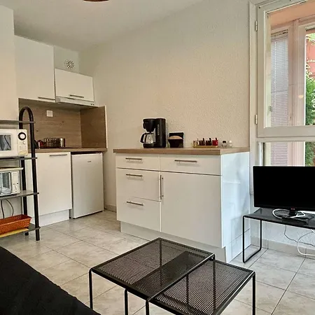 Apartamento Rdc Avec Terrasse, Piscine, Parking, A 400m De La - 4 Pers - Fr-1-225-819